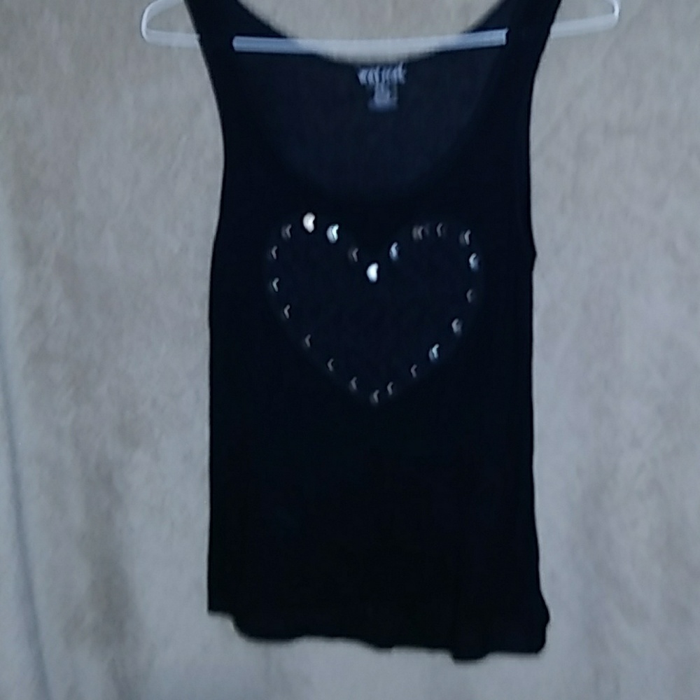 Wetseal tank with cute embroidary and metal button